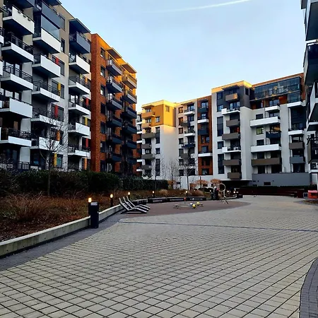 Stein In Center With Private Garage Parking Apartment *